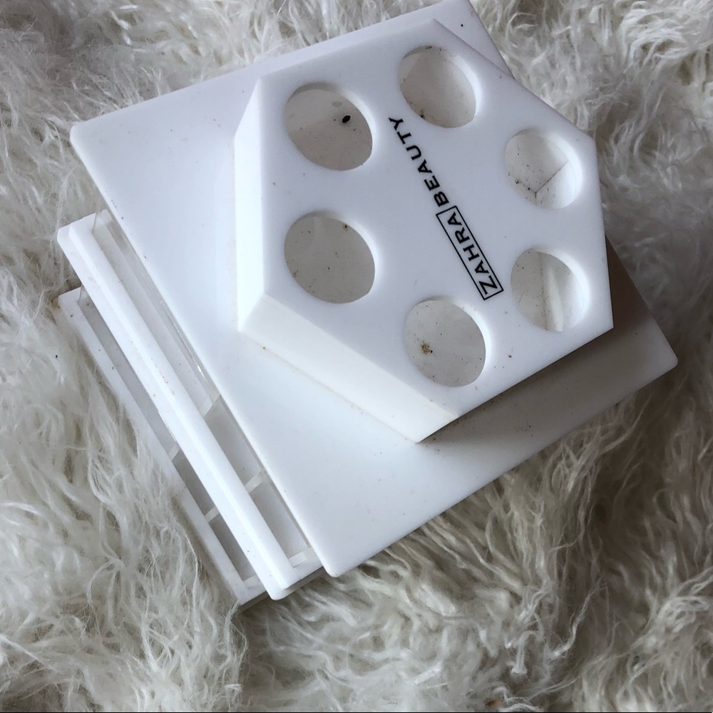 Zahra beauty lipstick holder